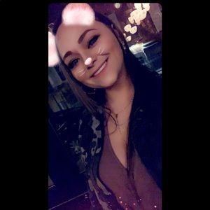 Meet your Posher, Nicole